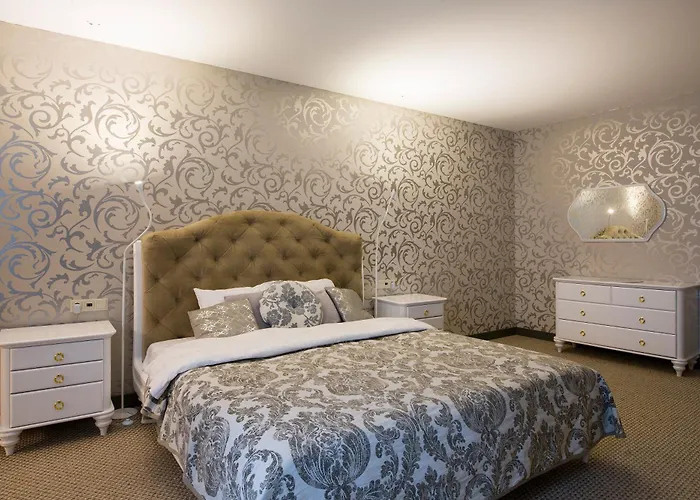Luxury And Romance In Old Town