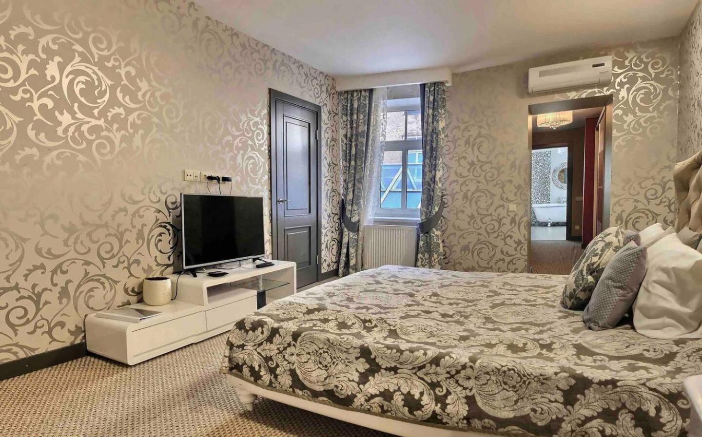 Butas Luxury And Romance In Old Town Riga